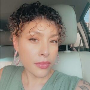 Meet your Posher, Carmen